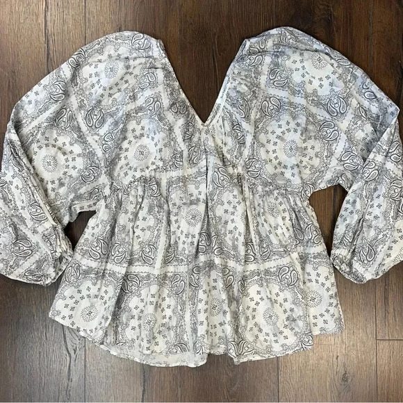 Bucketlist Running From Top SZ MED - Picture 3 of 4